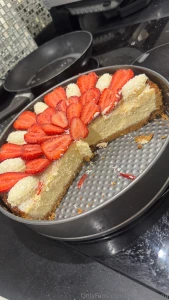 Oh yes i almost forgot to show you what kind of cheesecake i made for
