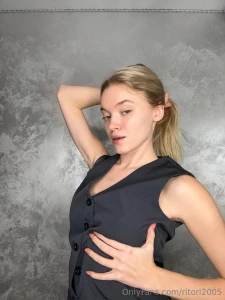 What is it about me that makes me incredibly sexy to you text me in dm