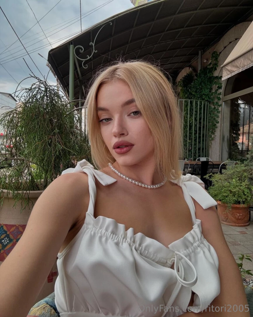 I reply very fast in chat but if i don t reply in 10 minutes i will 