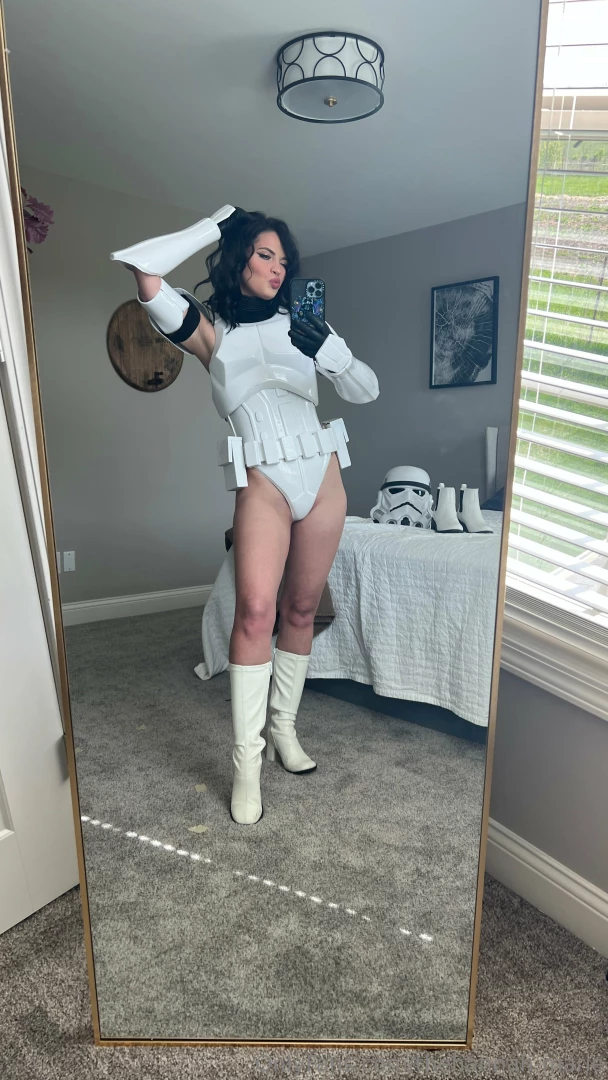 Happy halloween my favorite day of the year is finally here can you 