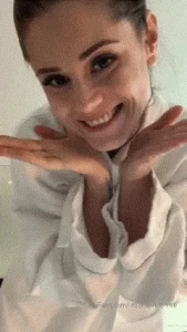 I ve just took a shower and decided to play with my pussy for a while