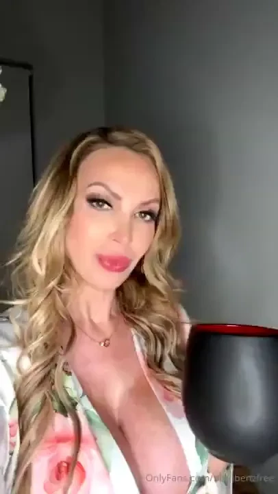 Did you wake up horny i m gonna send you a lil treat in the dms to 