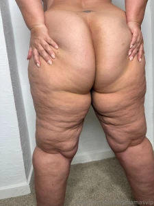 I wanna feel your tongue sliding down my legs