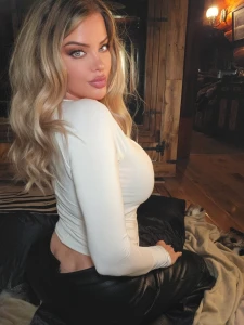 Back dimples yes or nah