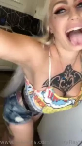 My tonguessss wanna go wild