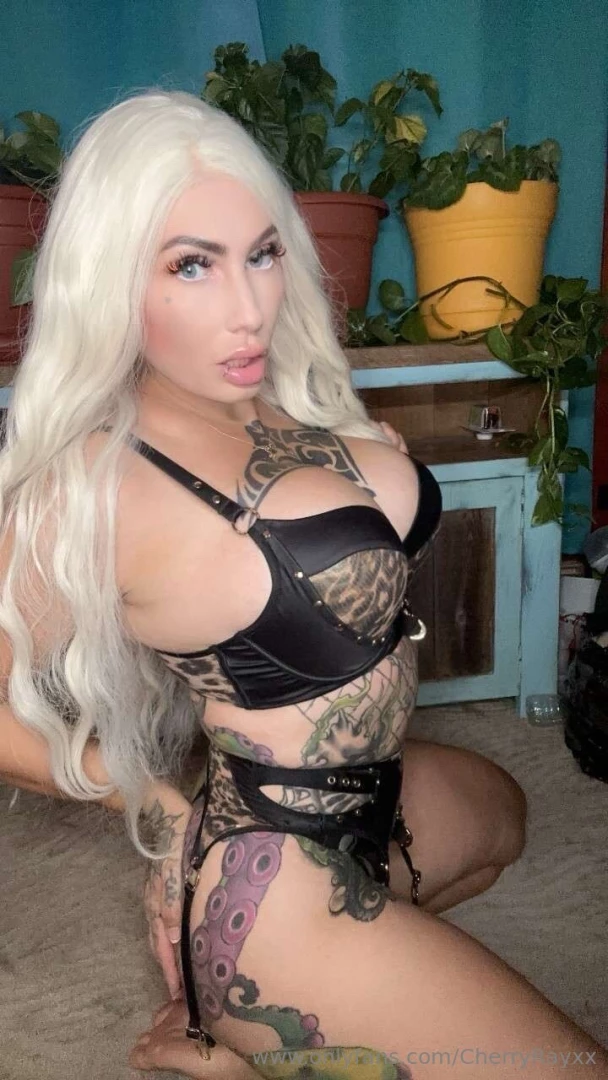 I m a flexible slut wanna see 