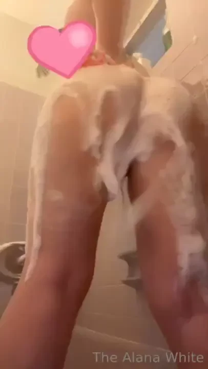 Who wants to join me in the shower tonight tap the 5 for yes btw you 