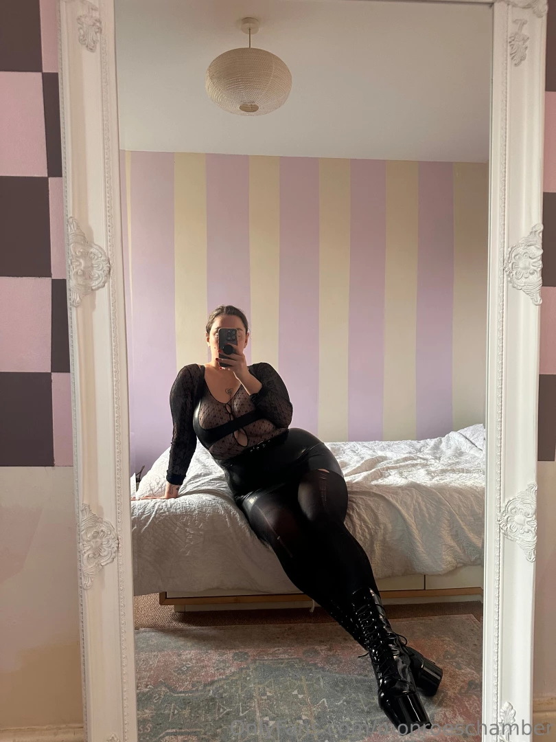 I absolutely love my figure in these pictures kiss my boots up my part 1 