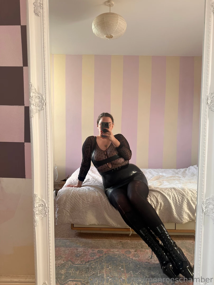 I absolutely love my figure in these pictures kiss my boots up my part 3 