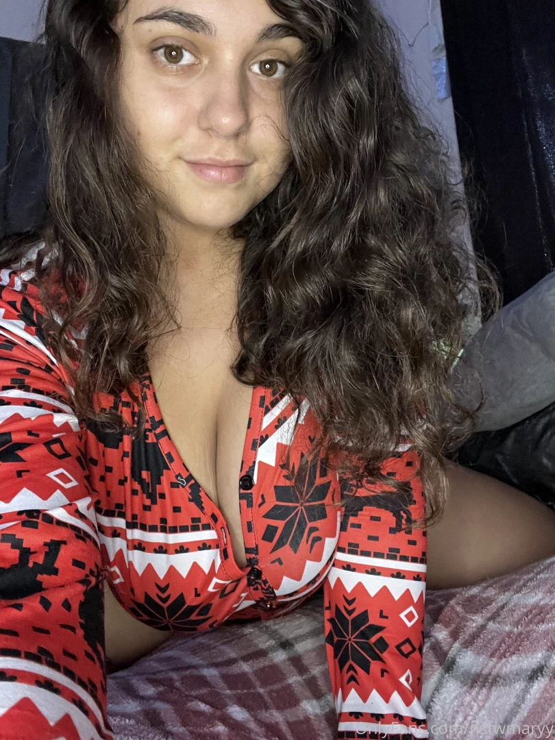 Hey nsfwmary here and welcome to my free page 