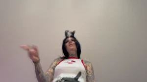 Giantess shrinks her best friend your bestie has known about your foot part 1