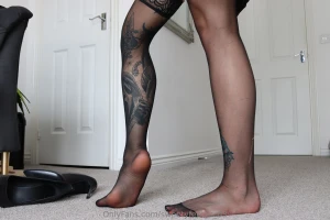 Lay down so i can walk all over you