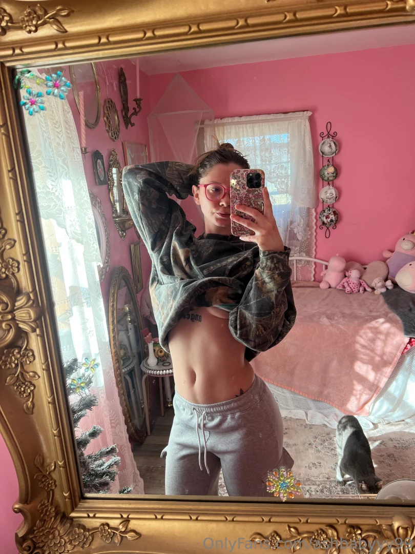 Love a good mirror pic don t u 