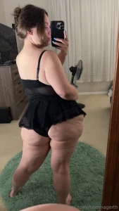 Do you like my new outfit the skirt is so cute