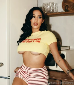 Live tonight 9 30pm est 6 30pm pst i m down to do whatever