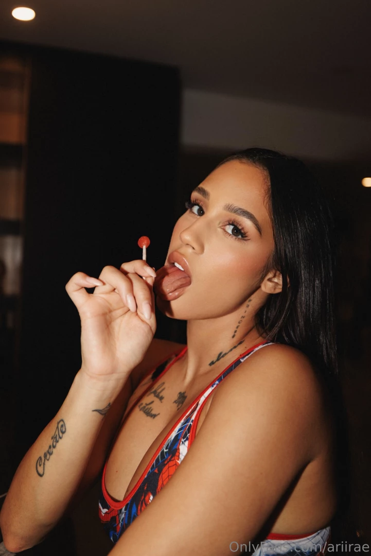 How many licks does it take babe 