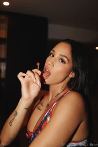 How many licks does it take babe
