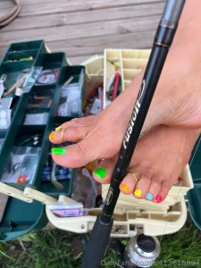 Trying to lure you in with my toes part 1