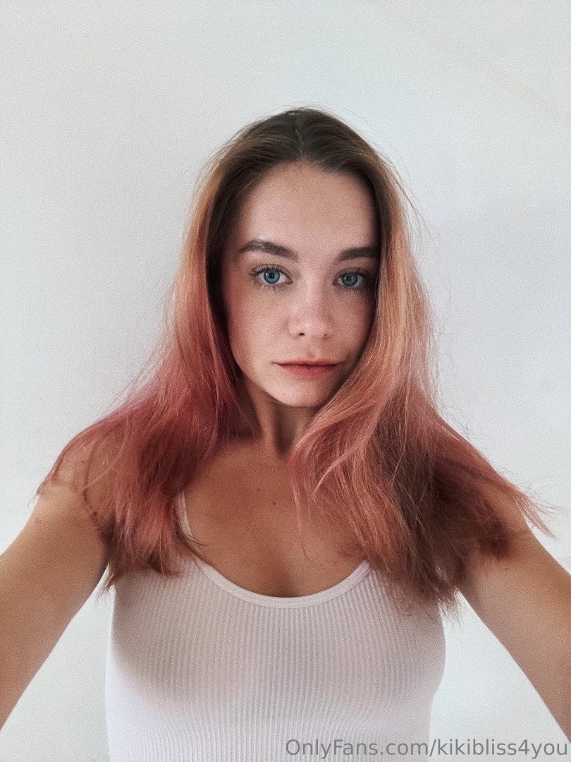 Cutie tries do strong face 3 