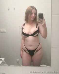 Just 2 weeks left for new vip subscribers to get a 12min dildo fucking