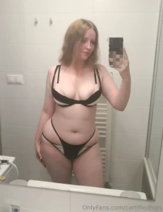 Just 2 weeks left for new vip subscribers to get a 12min dildo fucking part 1