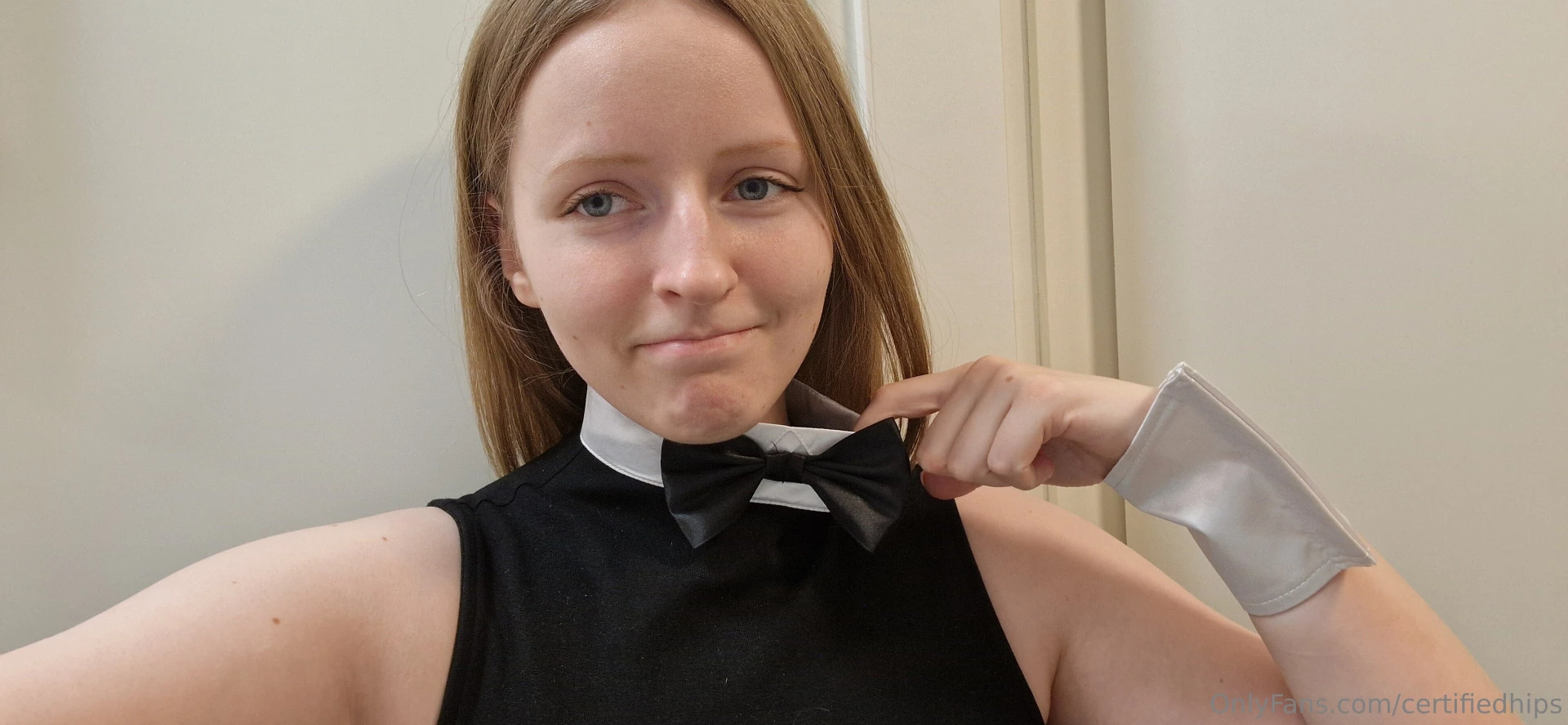 Bought a matching pair of bowtie cuffs it s too big for me around the part 1 