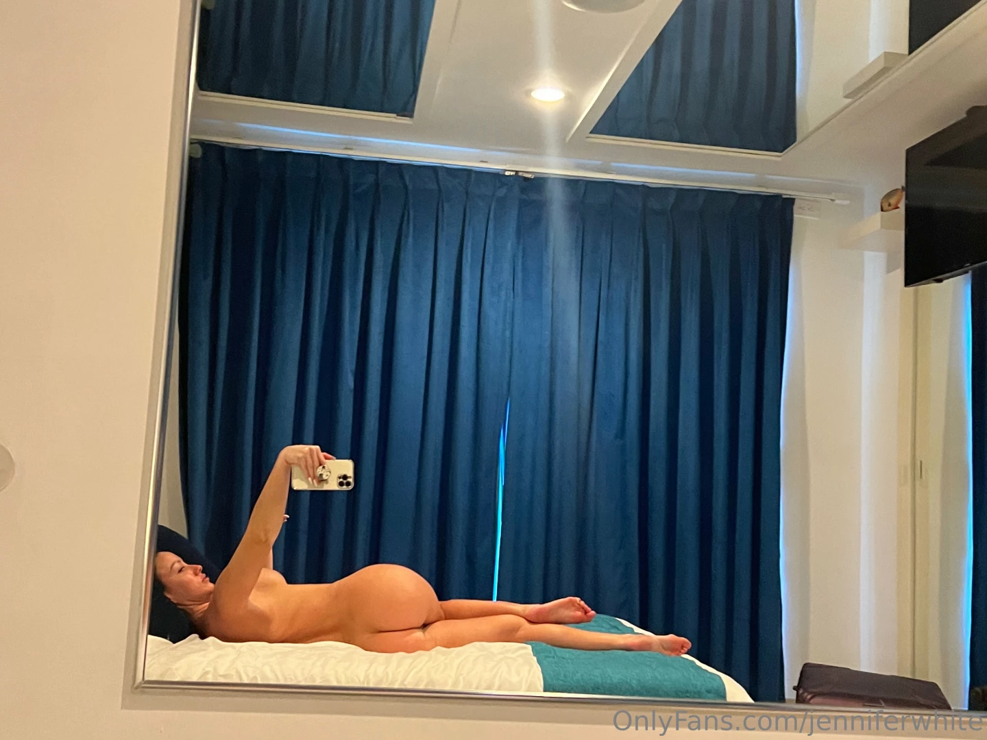 Your girl is back at it again 