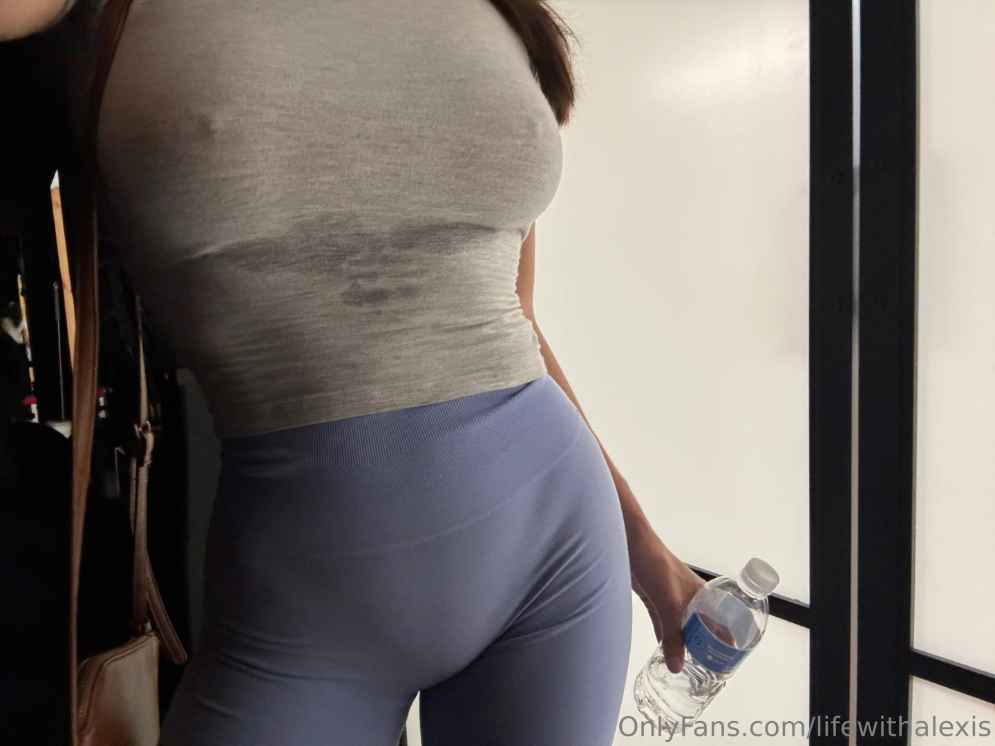 Working out to be my healthiest and hottest self for you 