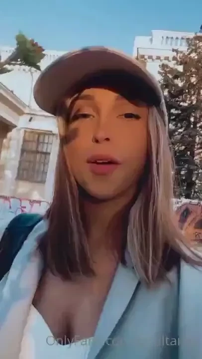 I look like an angel but you know what i really am dm me 