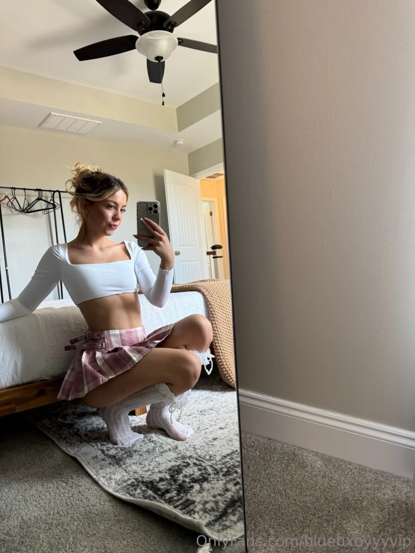 Im in the mood to be naughty dm me 