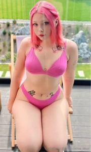 This sexy 18 yo slut luna_sotmoon is known for making fans cum in