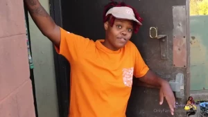 Popeyes worker fucks and sucks a mad customer since they were sold out