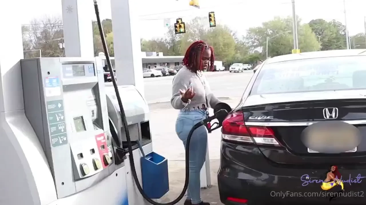 He met his first porn star at the gas station and asked for some head 