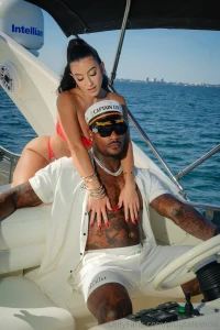 Lenatheplug is going round two with jason luv on the luv boat in a
