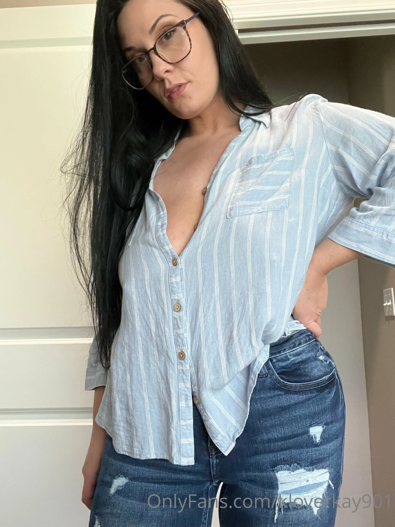 Put some lotion on my titties with me before i head out to target it s 