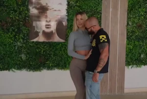 In cateva zile iese nebunia asta de film cat credeti ca a rezistat