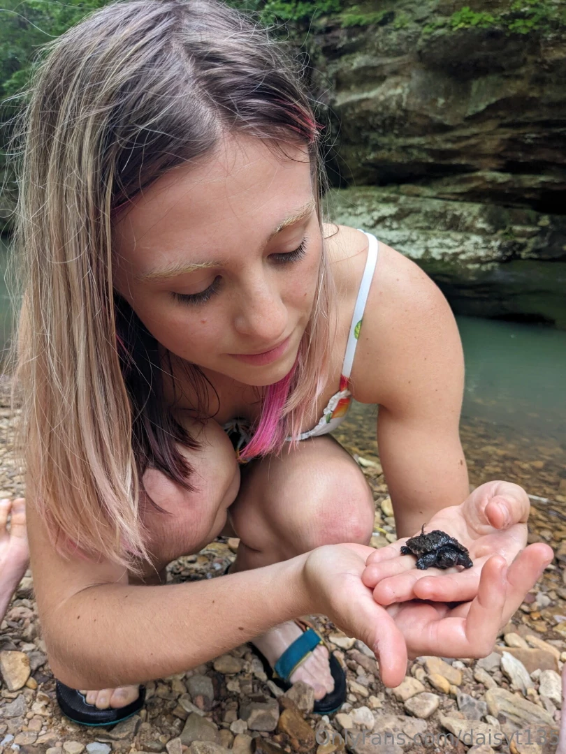 Any tips on this pic of me with baby turtle get a free nude p 