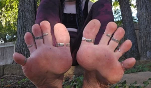 My feet are in desperate need of kisses