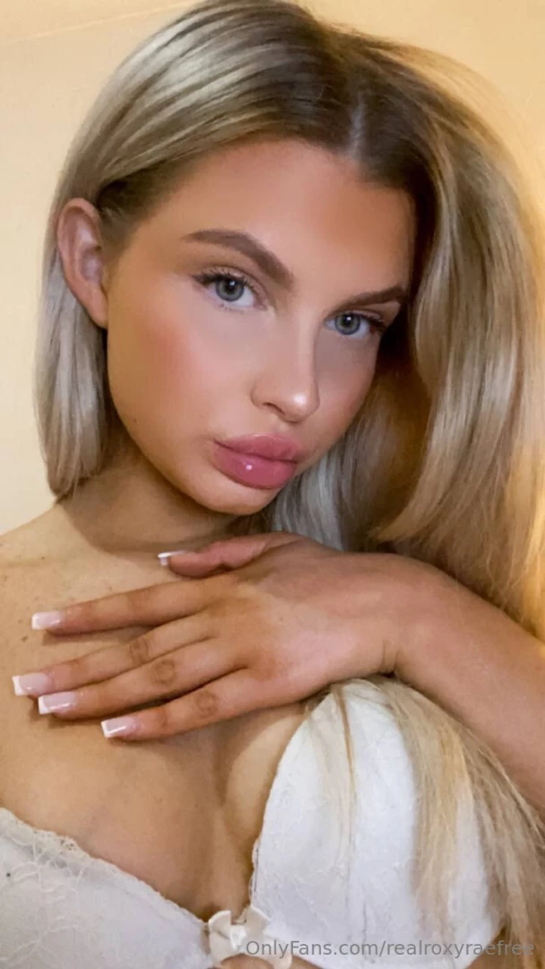 Cum all over my tits please daddy 