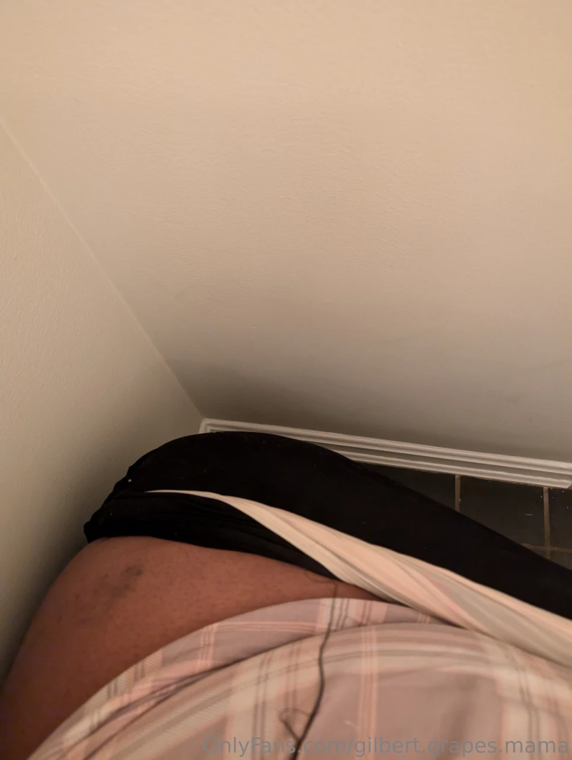 I felt really fucking big in this bathroom i couldn t fully turn part 4 