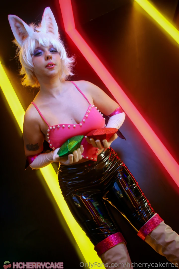 Lewd set makingof video rouge the bat hello handsome thanks for part 2 