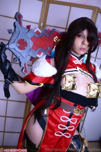 My wife bought a new lipstick and it s my job helping her to test it part 2