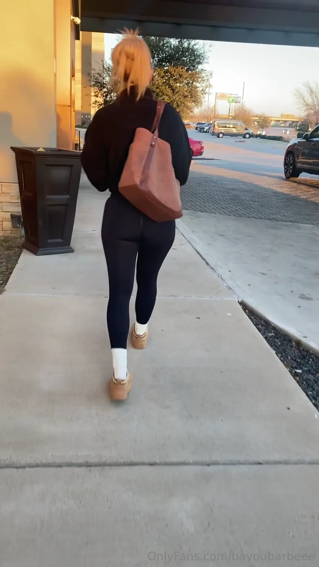 I m leaving the swamp and headed to vegas see yall tomorrow 