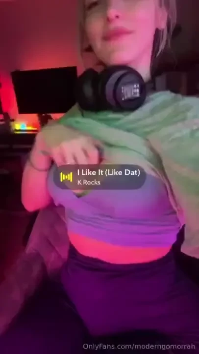 The type of vids i send my top subs on social media 
