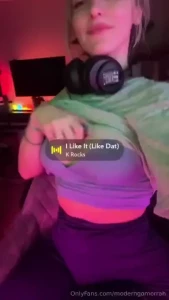 The type of vids i send my top subs on social media