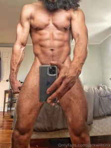 In front of the mirror goonin