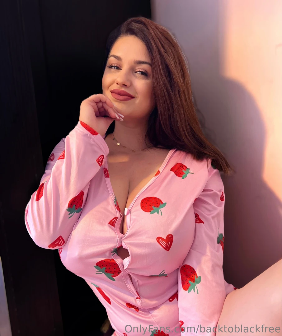 S - i aduc o cafea un croisant sau pizdica cu mult unt clip cu 