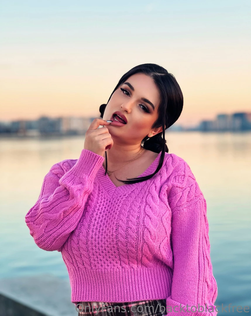 Bun diminea a bby vrei o buc ica din mine subscribe https onlyfans com 