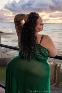 Green is the color of growth braggsboudoir queen b boudoir part 5