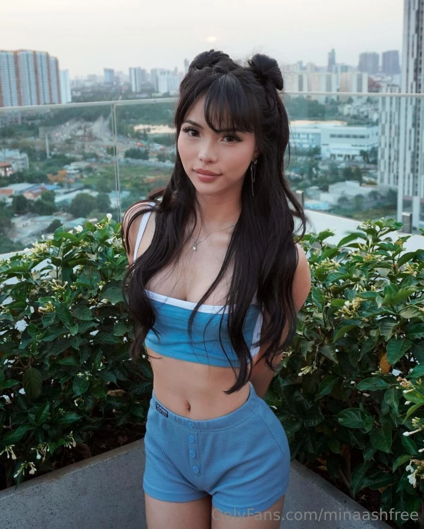 Click to see me go from sweet to naughty minaash 